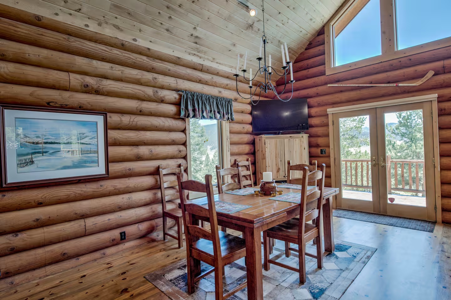 Cabin dining room